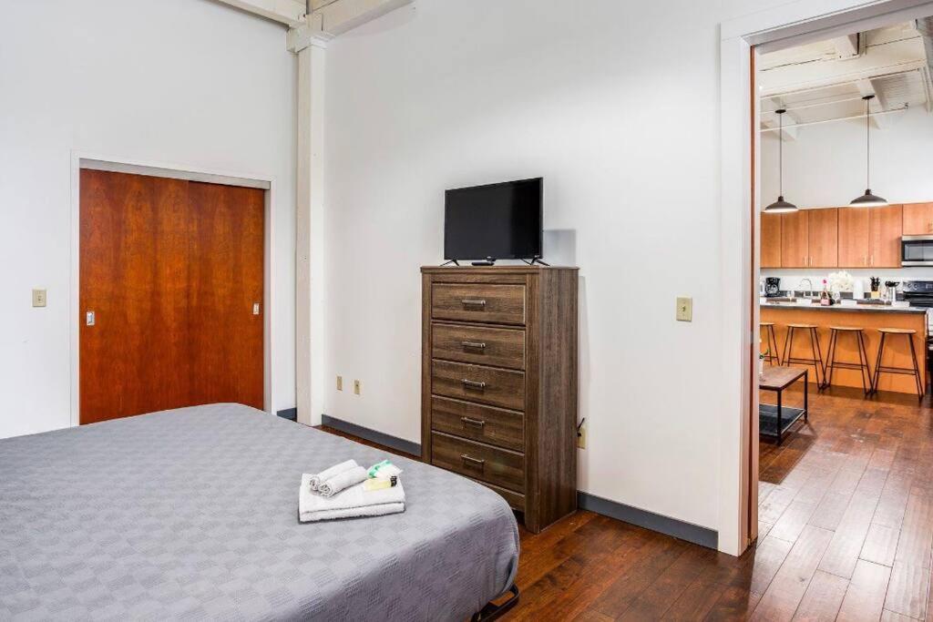 ロチェスターCentric Ny Style Loft W/King Bedアパートメント エクステリア 写真